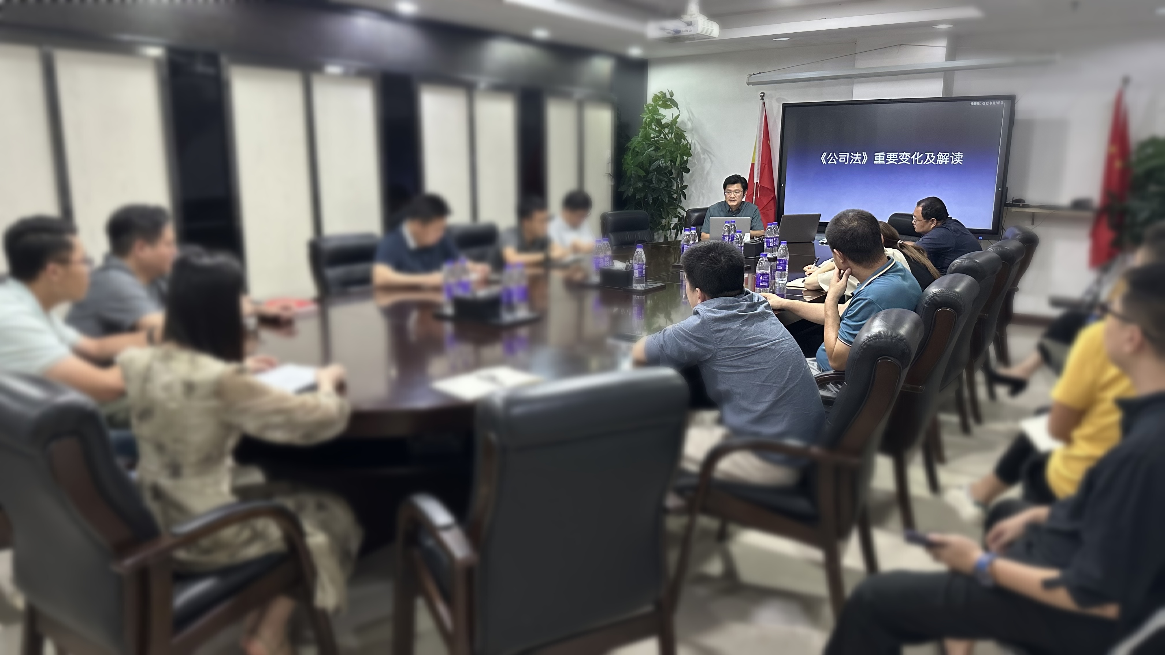 广西万瀛佳律师事务所蒋机律师开展公司法培训 助力企业合规发展